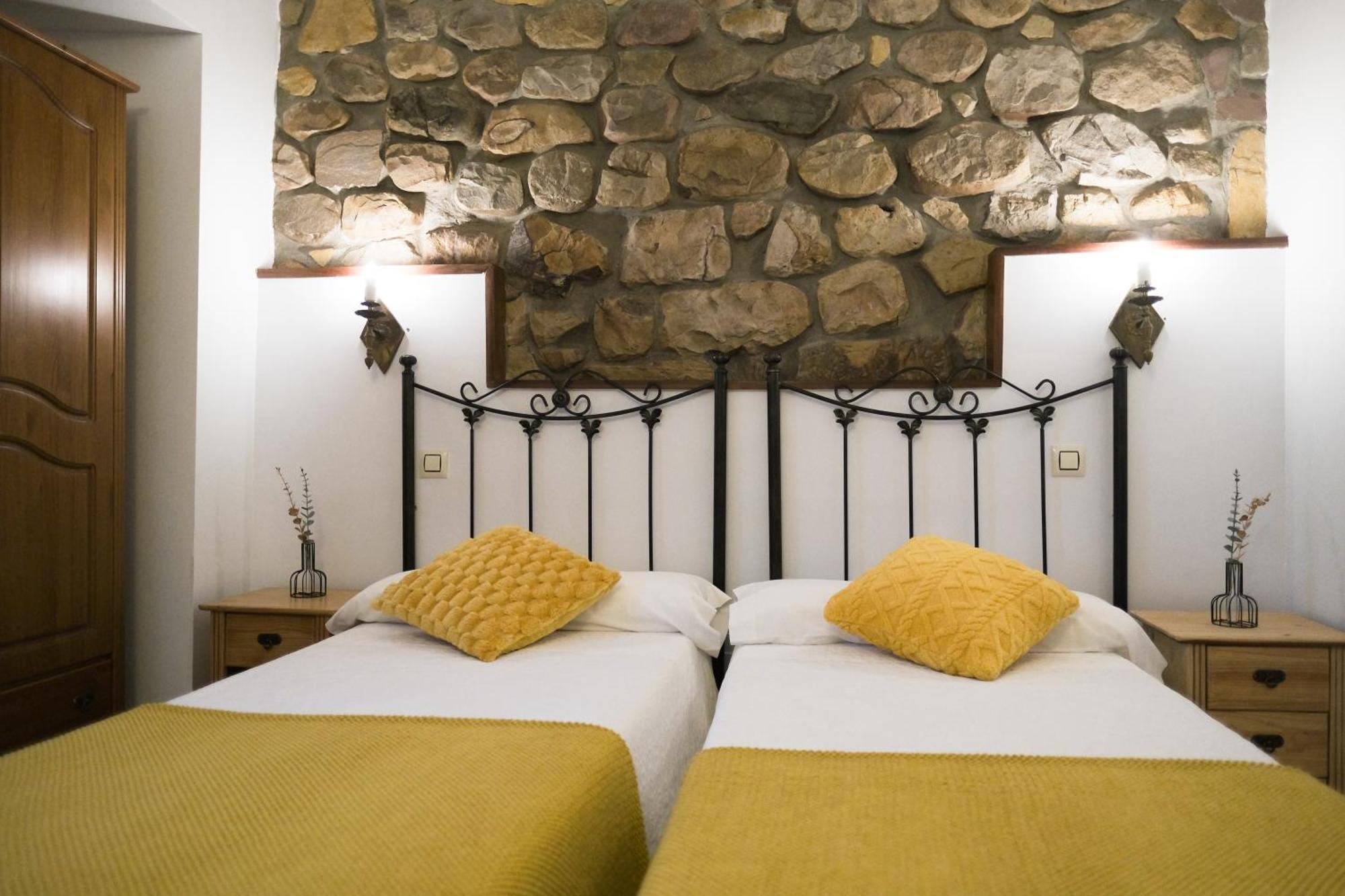 Posada La Estela De Barros Corrales De Buelna Dış mekan fotoğraf