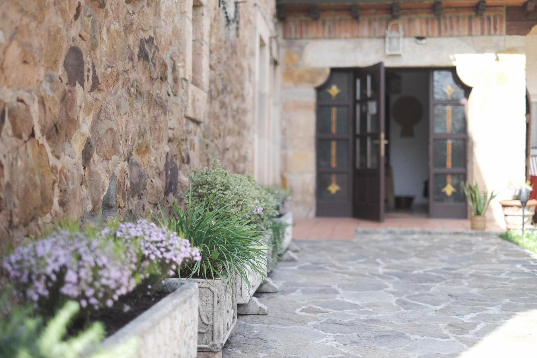 Posada La Estela De Barros Corrales De Buelna Dış mekan fotoğraf
