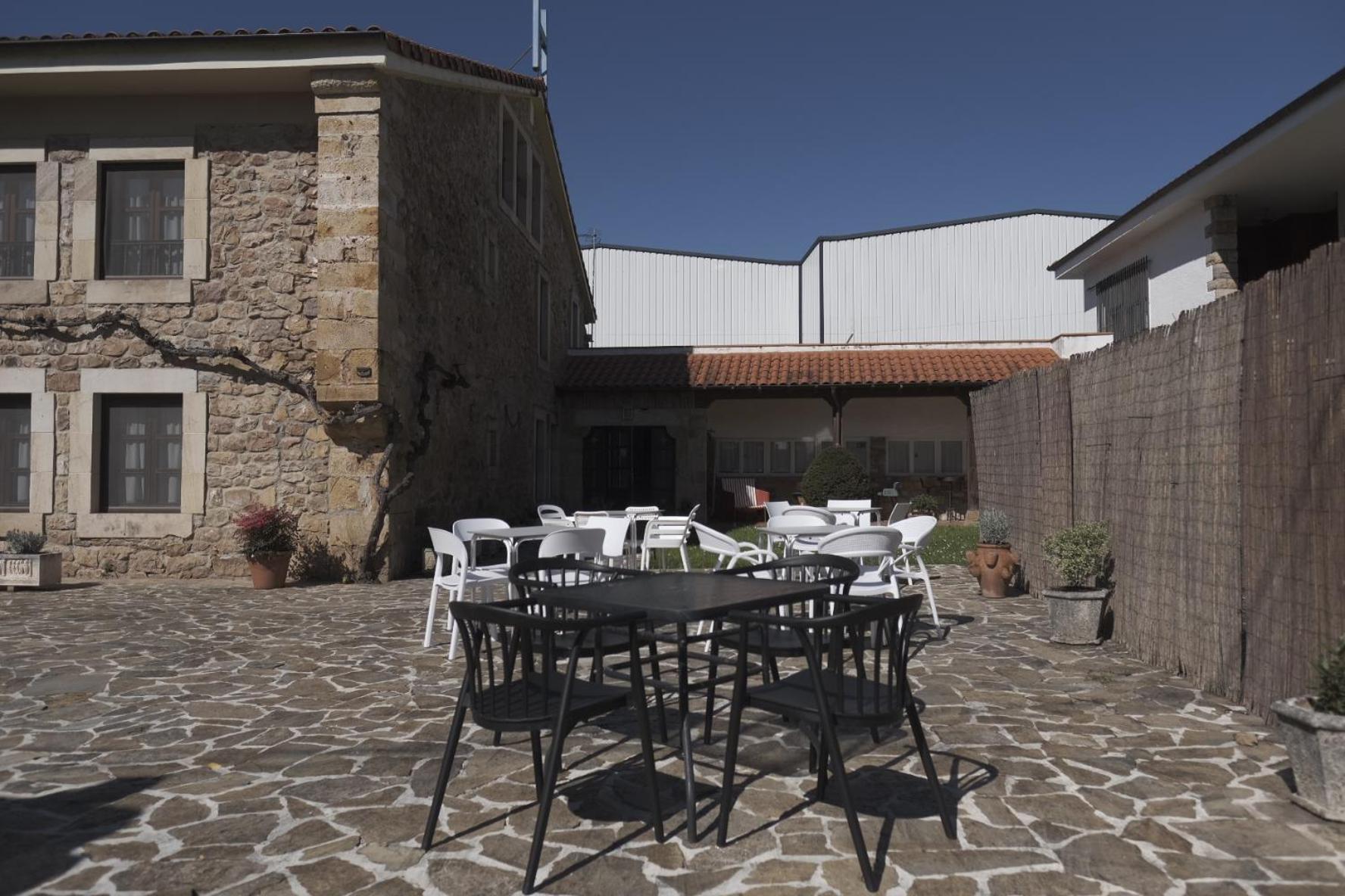 Posada La Estela De Barros Corrales De Buelna Dış mekan fotoğraf